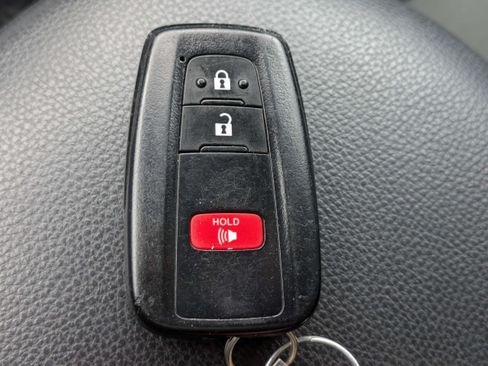 Used 2024 Toyota RAV4 XLE FWD image 28