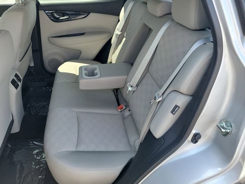 Used 2020 Nissan Rogue Sport SV image 26