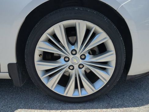 Used 2015 Chevrolet Impala LTZ FWD image 11