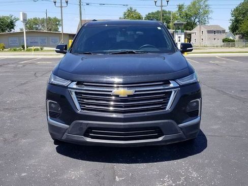 Used 2023 Chevrolet Traverse LT w/ LT Premium Package AWD/4WD image 2