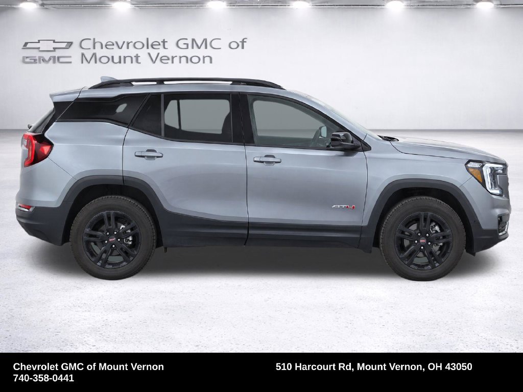 Used 2024 GMC Terrain AT4 w/ Tech Package AWD/4WD image 9
