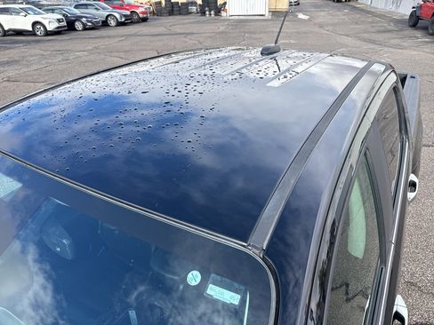 Used 2018 GMC Canyon Denali image 10