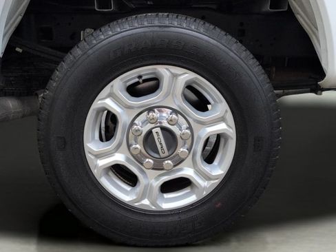 Used 2025 Ford F250 XLT AWD/4WD image 28