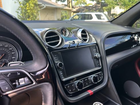Used 2020 Bentley Bentayga Speed AWD/4WD image 31