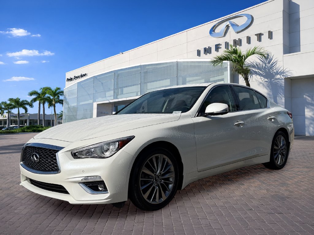 Used 2023 INFINITI Q50 Luxe w/ Cargo Package RWD image 3