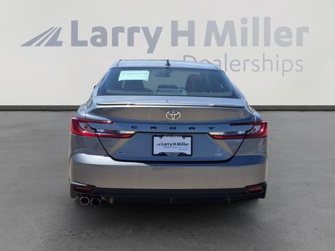 Certified 2025 Toyota Camry SE FWD image 4
