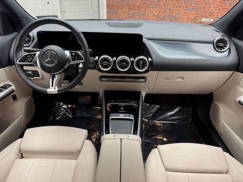 Used 2025 Mercedes-Benz GLA 250 GLA 250 image 35
