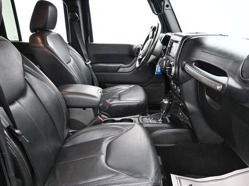 Used 2018 Jeep Wrangler Unlimited Sport S image 16