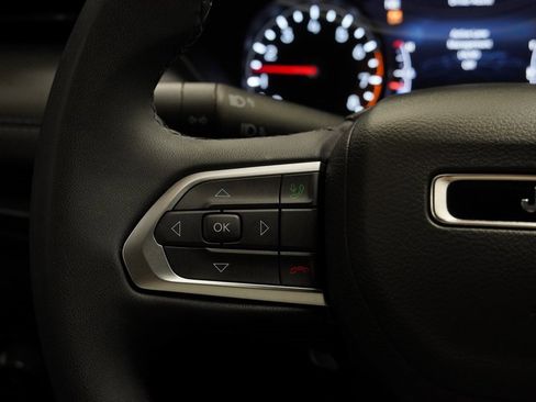 Used 2025 Jeep Compass Latitude w/ Altitude Special Edition image 33