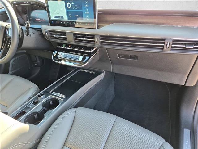 Used 2025 Lincoln Corsair Reserve AWD/4WD image 21