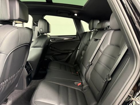 Certified 2026 Porsche Macan AWD/4WD image 22