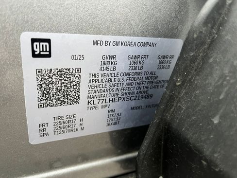 Used 2025 Chevrolet Trax LT image 28