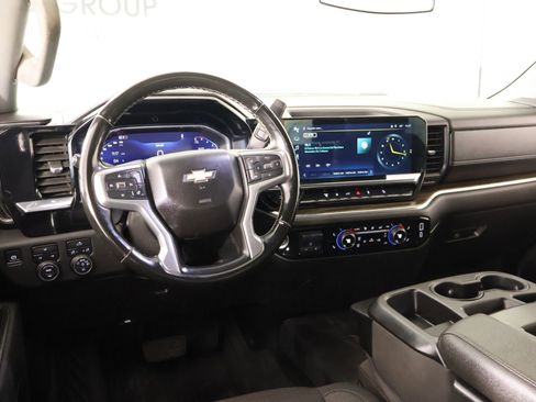 Used 2025 Chevrolet Silverado 2500 LT AWD/4WD image 2