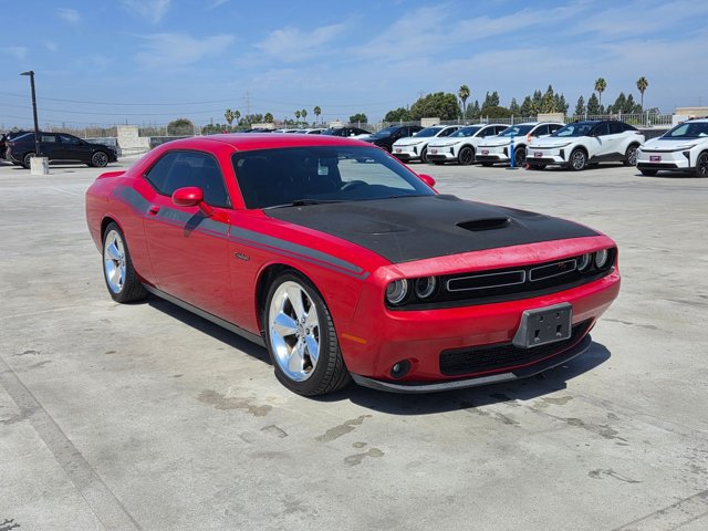 Used 2015 Dodge Challenger R/T Plus RWD image 3
