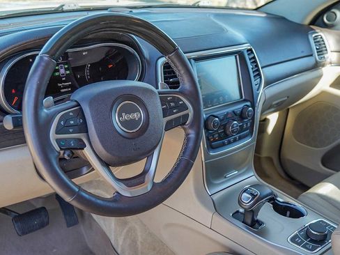 Used 2015 Jeep Grand Cherokee Overland image 9