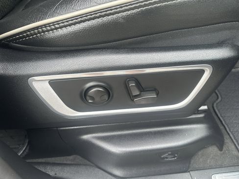 Used 2022 RAM 1500 Laramie AWD/4WD image 34