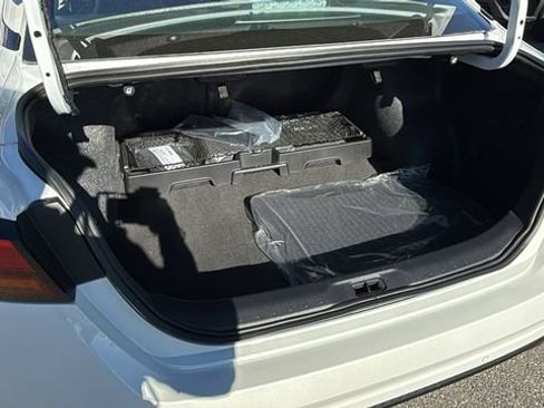 New 2025 Nissan Altima 2.5 SR image 11