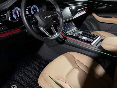 Certified 2025 Audi Q7 2.0T Premium w/ Convenience Plus Package image 4