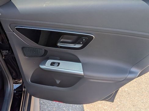 Certified 2026 Mercedes-Benz GLC 300 4MATIC image 32