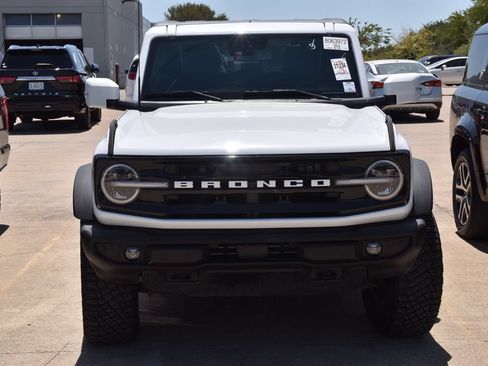 Certified 2024 Ford Bronco Outer Banks w/ Sasquatch Package AWD/4WD image 3
