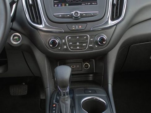 Used 2024 Chevrolet Equinox LT image 17