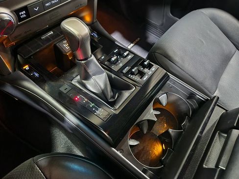 Used 2020 Lexus GX 460 Luxury w/ Luxury Sport Package AWD/4WD image 40