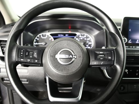 Used 2024 Nissan Rogue S image 19