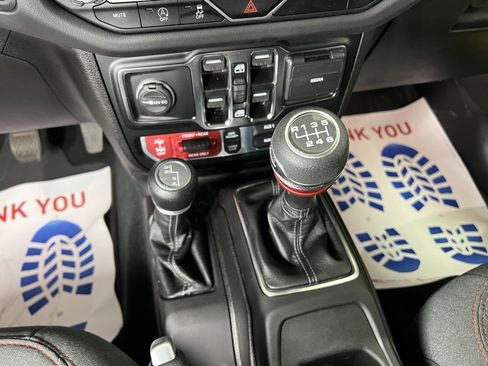 Used 2024 Jeep Wrangler Unlimited Rubicon w/ Technology Group image 11