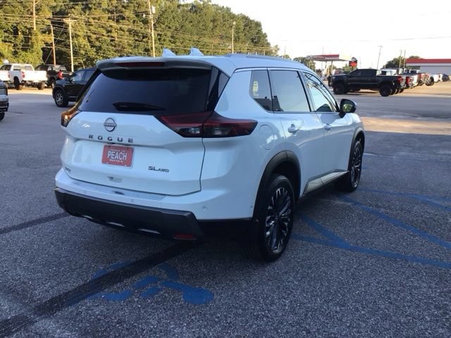 Used 2025 Nissan Rogue SL w/ Tech Package AWD/4WD image 3