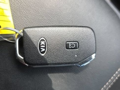 Used 2021 Kia Sorento S w/ Panoramic Sunroof Package AWD/4WD image 17