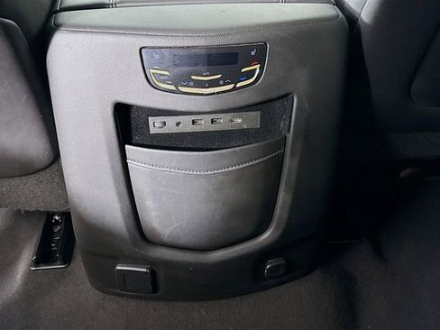 Used 2019 Cadillac Escalade Premium Luxury image 28