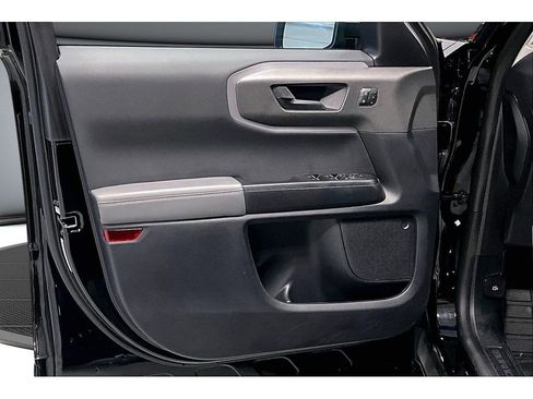 Used 2025 Ford Bronco Sport Badlands image 24