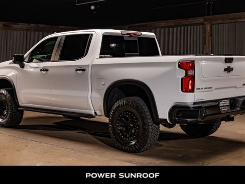 Used 2022 Chevrolet Silverado 1500 ZR2 w/ Technology Package image 6