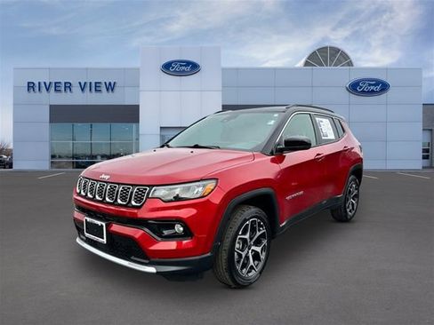 Used 2025 Jeep Compass Limited image 3