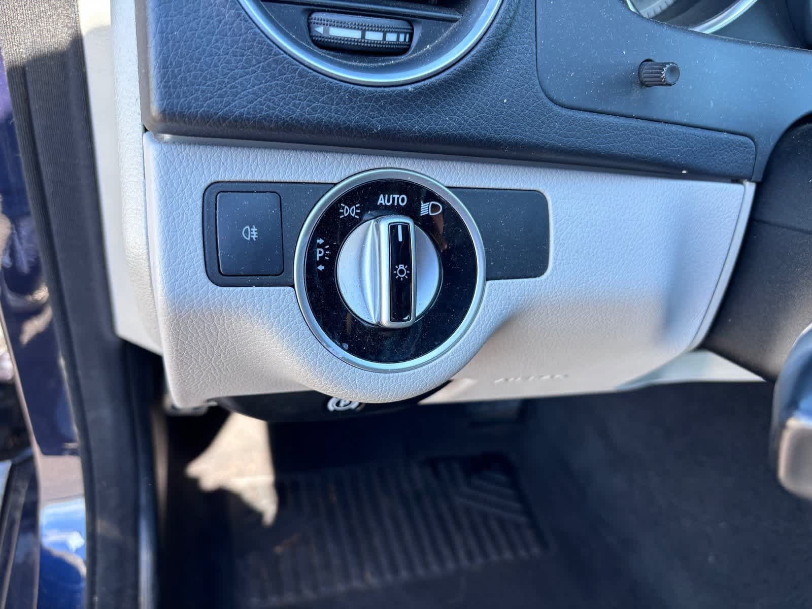 Used 2012 Mercedes-Benz C 250 Sedan image 17