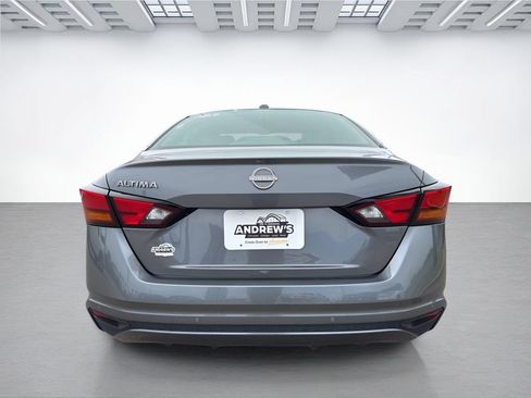 Used 2025 Nissan Altima 2.5 SV FWD image 7