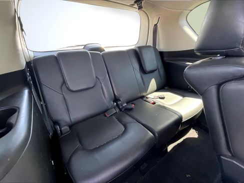 Used 2017 Nissan Armada SL image 28