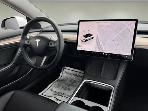 Used 2023 Tesla Model 3 Standard Range RWD image 9