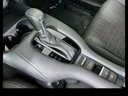 Used 2025 Honda HR-V Sport image 18