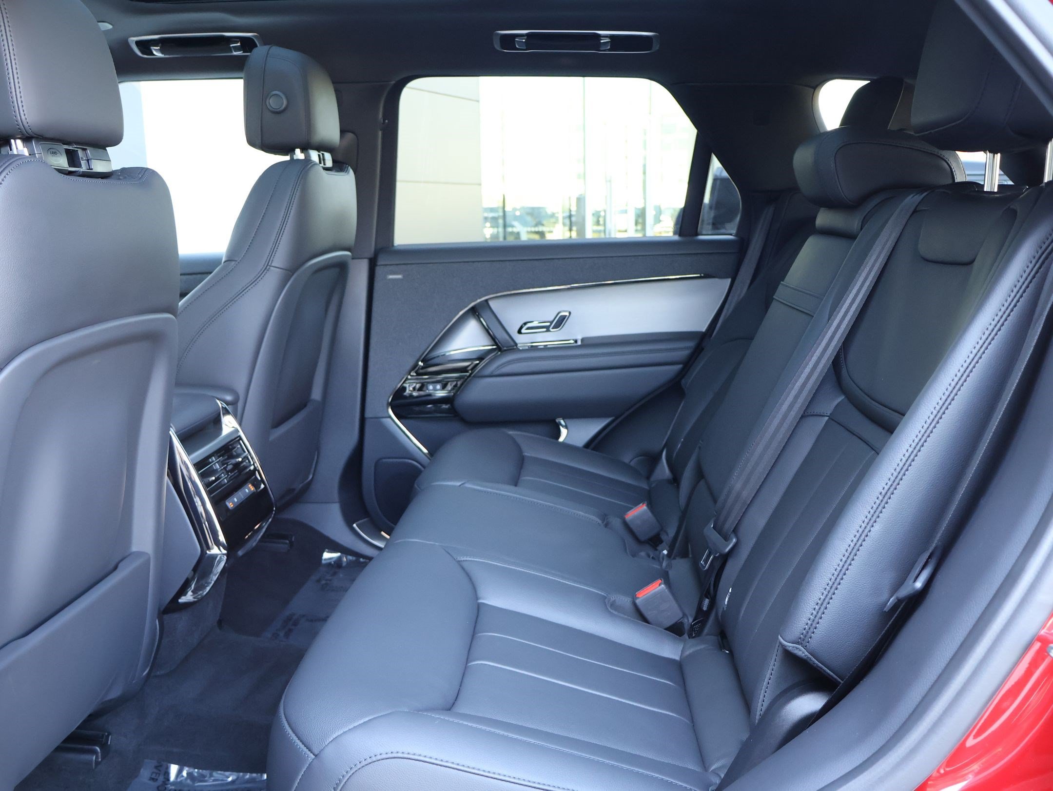 Certified 2025 Land Rover Range Rover Sport AWD/4WD image 28