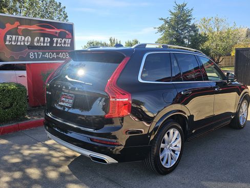 Used 2017 Volvo XC90 T6 Momentum w/ Vision Package image 8