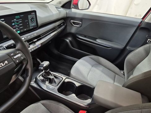Certified 2025 Kia K4 FWD image 24