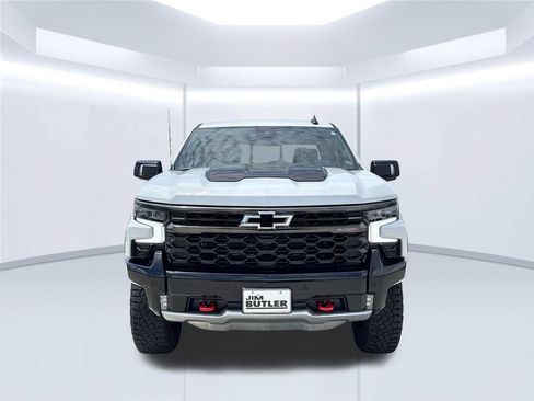 Used 2025 Chevrolet Silverado 1500 ZR2 w/ Technology Package AWD/4WD image 12