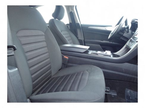 Used 2019 Ford Fusion SE image 13