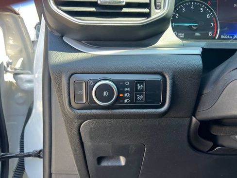 Used 2024 Ford Explorer XLT w/ Equipment Group 202A AWD/4WD image 23