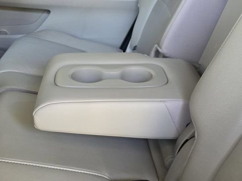 Used 2016 Honda Pilot Touring image 11