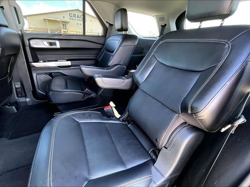 Used 2023 Ford Explorer Limited w/ Equipment Group 301A AWD/4WD image 24