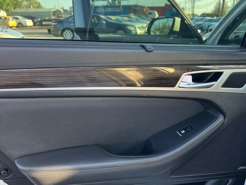 Used 2016 Hyundai Genesis 3.8 w/ Option Group 02 image 8