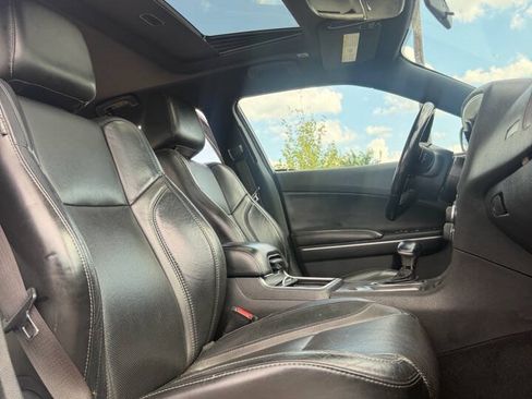 Used 2019 Dodge Charger SXT w/ Leather Interior Group RWD image 16