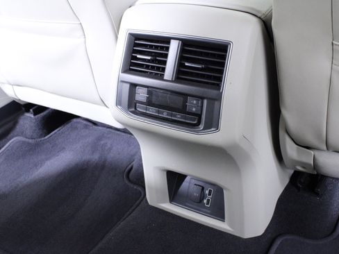 Used 2019 Volkswagen Atlas SE image 17